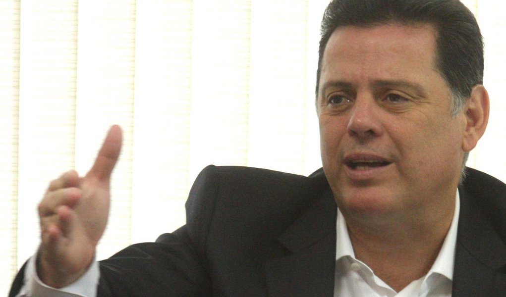 Perillo promete “saúde modelar” até o fim do ano (Foto: Henrique Luiz) Perillo promete “saúde modelar” até o fim do ano