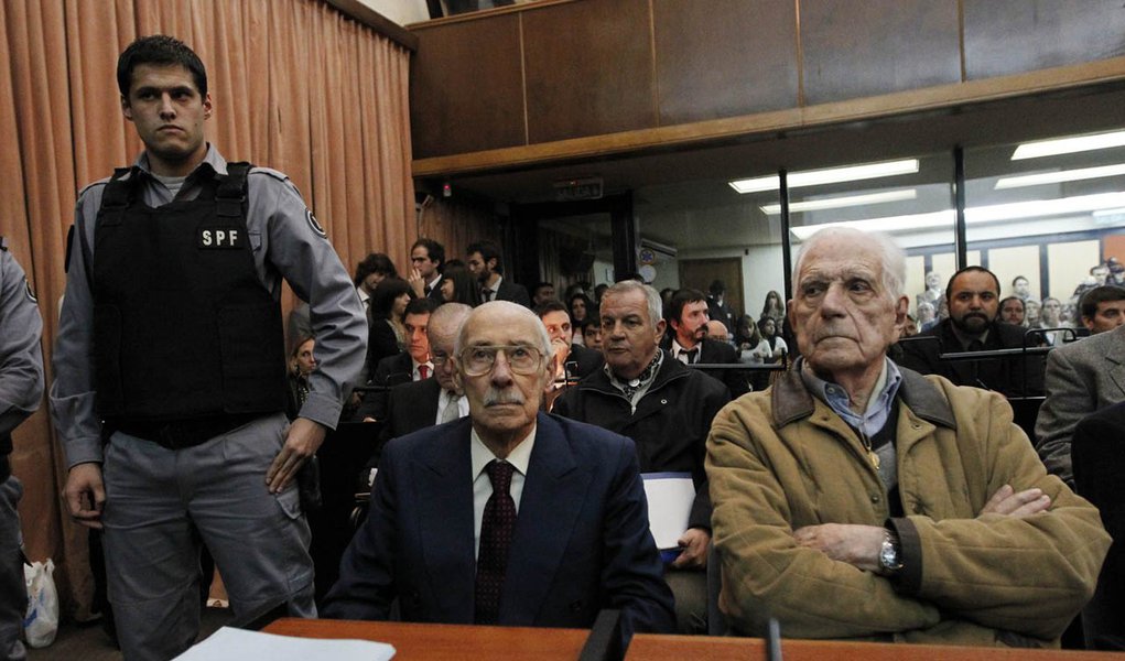 Ex-ditador argentino, Videla pega 50 anos de prisão (Foto: REUTERS/Enrique Marcarian) Ex-ditador argentino, Videla pega 50 anos de prisão