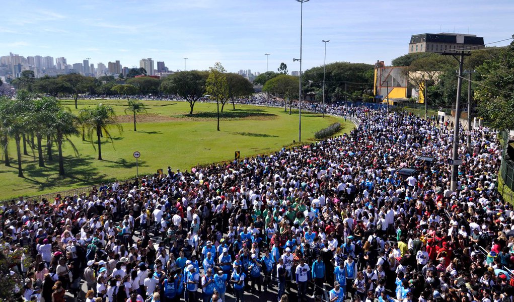 Marcha para Jesus reúne milhões em São Paulo (Foto: Levi Bianco/Folhapress) Marcha para Jesus reúne milhões em São Paulo