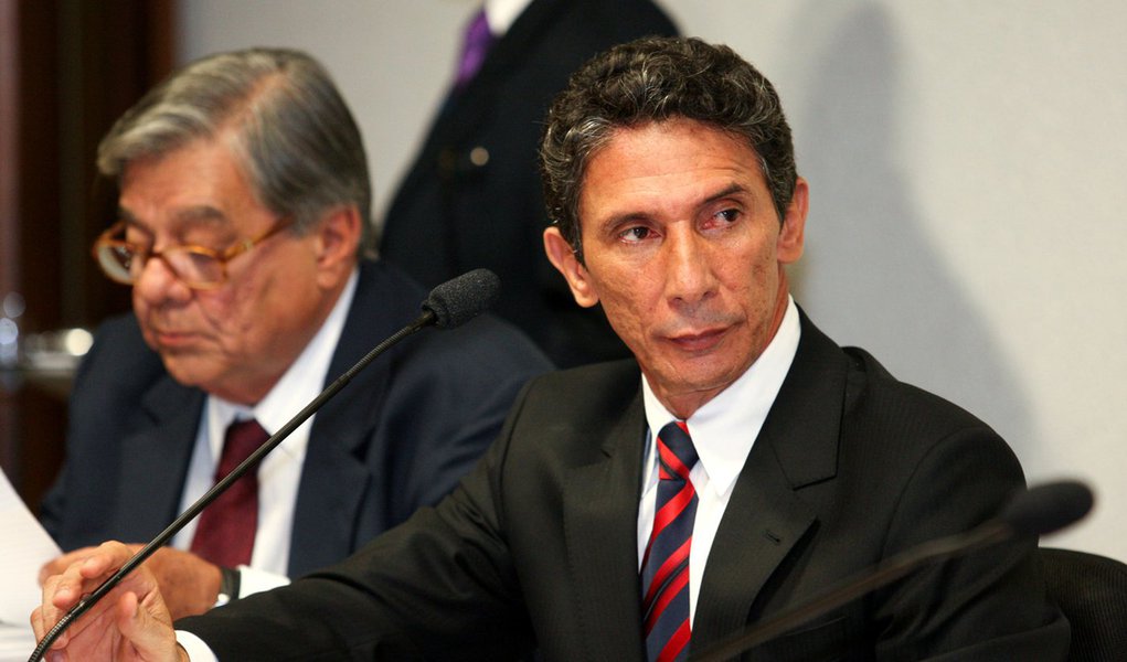 Raul Filho não convence na CPI e petistas cogitam expulsão (Foto: Alan Marques/Folhapress) Raul Filho não convence na CPI e petistas cogitam expulsão