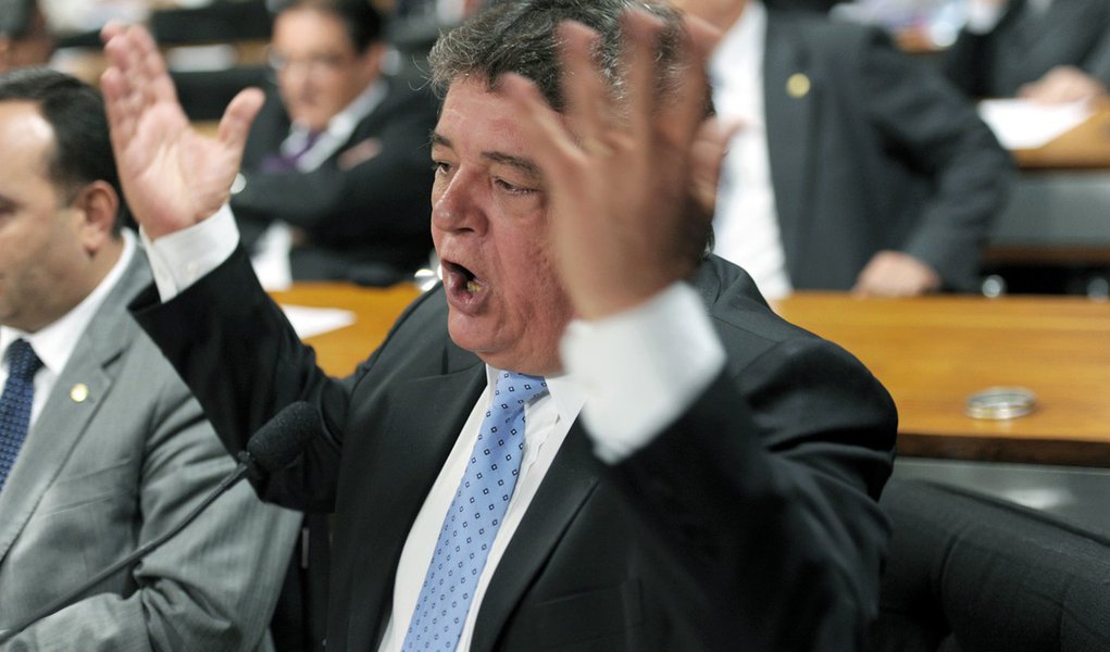 Silvão: "Isso virou uma esculhambação" (Foto: Beto Oliveira/SEFOT-SECOM) Silvão: "Isso virou uma esculhambação"