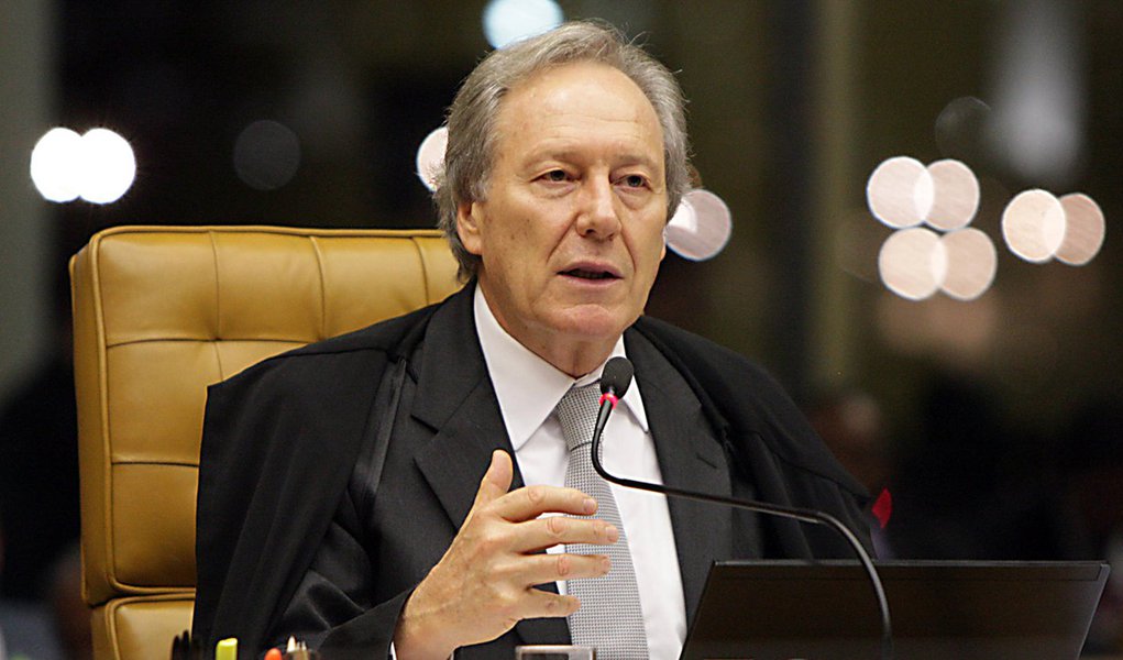 Relator, Lewandowski vota a favor das cotas raciais (Foto: Carlos Humberto/SCO/STF ) Relator, Lewandowski vota a favor das cotas raciais