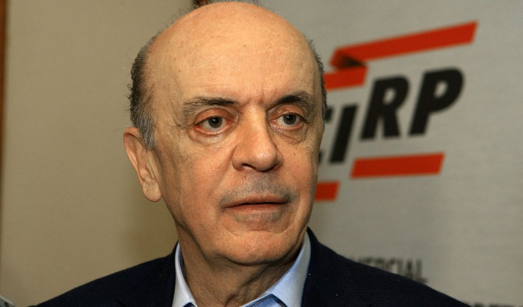 Serra vai mesmo processar o autor da Privataria Tucana (Foto: Edson Silva/Folhapress) Serra vai mesmo processar o autor da Privataria Tucana