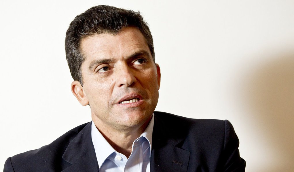 Governo "perdoa" corrupção e assina mais 31 contratos com a Delta (Foto: Eduardo Knapp/Folhapress) Governo "perdoa" corrupção e assina mais 31 contratos com a Delta