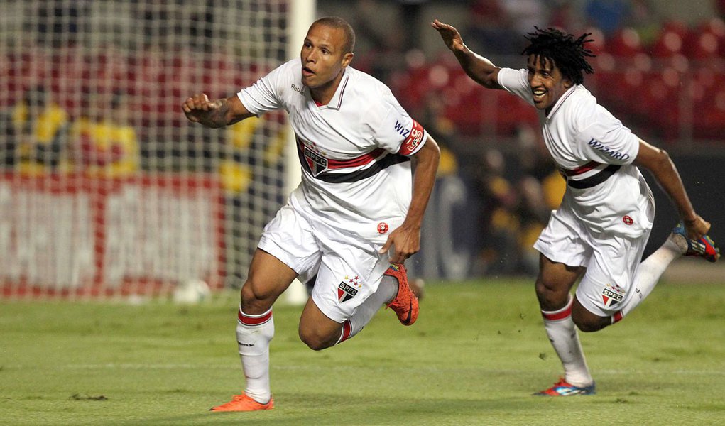 São Paulo se classifica com 3 a 1 em cima da Ponte (Foto: Gaspar Nóbrega/VIPCOMM) São Paulo se classifica com 3 a 1 em cima da Ponte