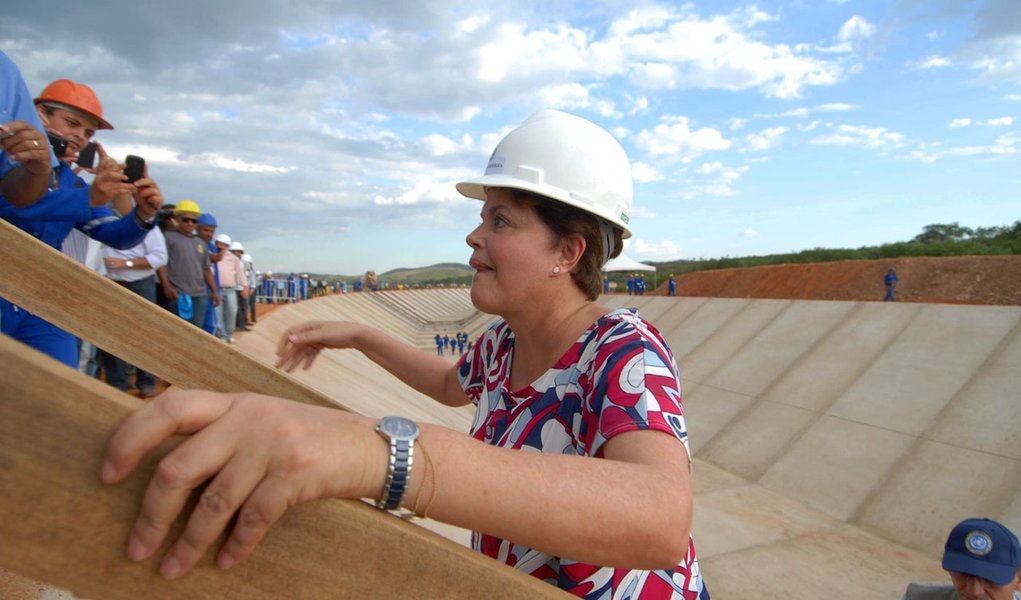 Dilma inicia visitas a obras da Transnordestina (Foto: BOBBY FABISAK/AGÊNCIA ESTADO) Dilma inicia visitas a obras da Transnordestina