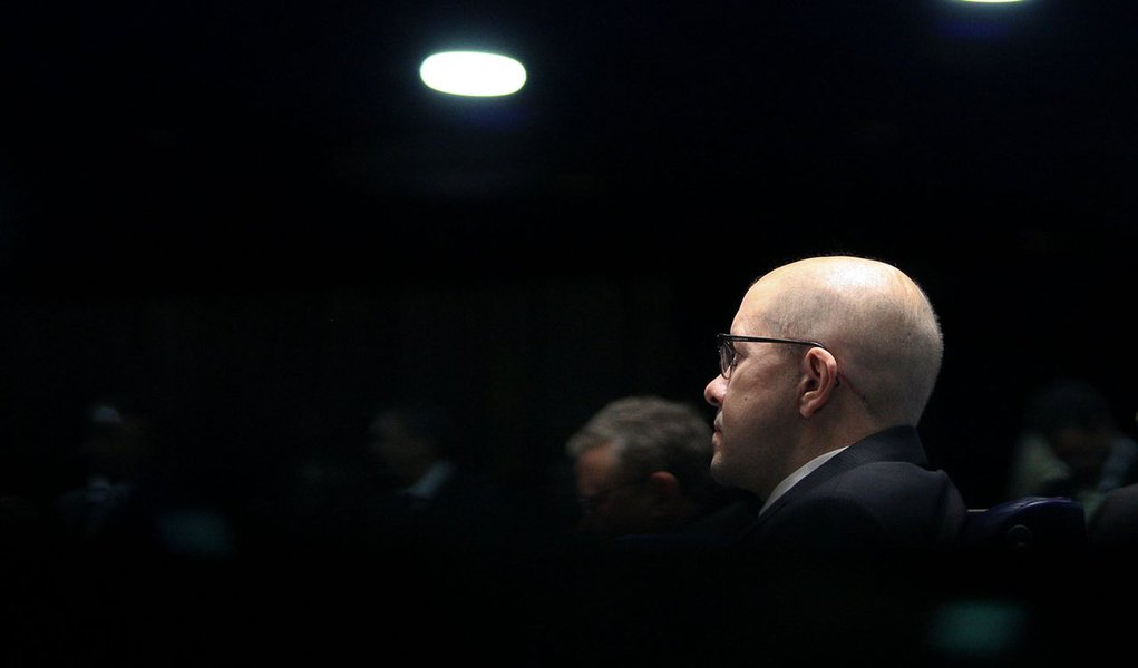 Primeiro grampo da Vegas afunda Demóstenes (Foto: Sérgio Lima/Folhapress) Primeiro grampo da Vegas afunda Demóstenes