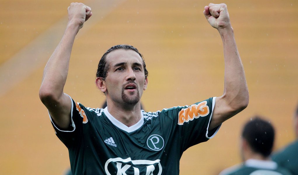 Com gol de Barcos, Palmeiras vence e lidera Paulistão (Foto: FILIPE ARAÚJO/AGÊNCIA ESTADO) Com gol de Barcos, Palmeiras vence e lidera Paulistão