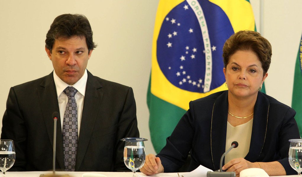 Por Haddad, Dilma teme virar refém de aliados (Foto: BETO BARATA/AGÊNCIA ESTADO) Por Haddad, Dilma teme virar refém de aliados