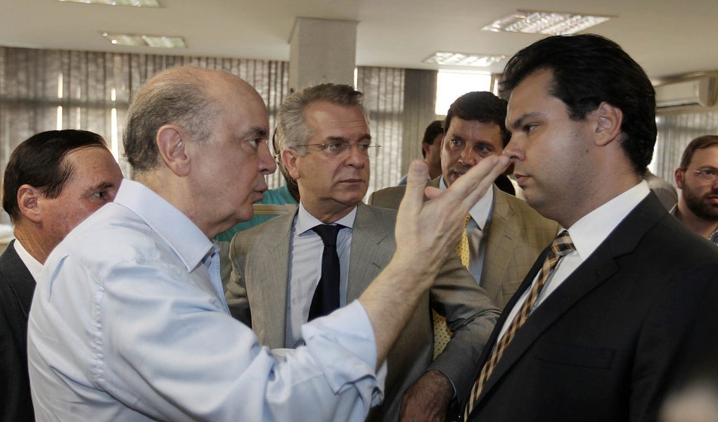 Mesmo sem unanimidade, PSDB adia prévias para 25 de março (Foto: EVELSON DE FREITAS/AG NCIA ESTADOEVELSON DE FREITAS/AGÊNCIA ESTADO) Mesmo sem unanimidade, PSDB adia prévias para 25 de março