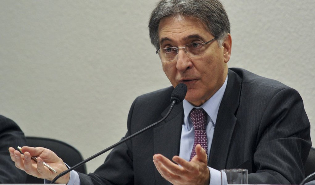 Comissão de Ética adia decisão sobre investigação de Pimentel (Foto: Antonio Cruz/Agência Brasil) Comissão de Ética adia decisão sobre investigação de Pimentel