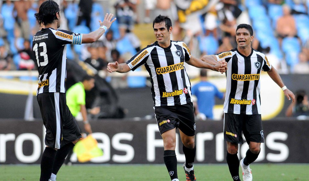 Botafogo goleia Bonsucesso e assume liderança do Grupo A (Foto: DHAVID NORMANDO/AGÊNCIA ESTADO) Botafogo goleia Bonsucesso e assume liderança do Grupo A