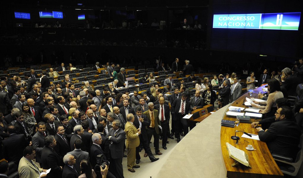 CCJ da Câmara aprova proposta para sustar decisões do Judiciário (Foto: Fabio Rodrigues Pozzebom/AGÊNCIA BRASIL) CCJ da Câmara aprova proposta para sustar decisões do Judiciário