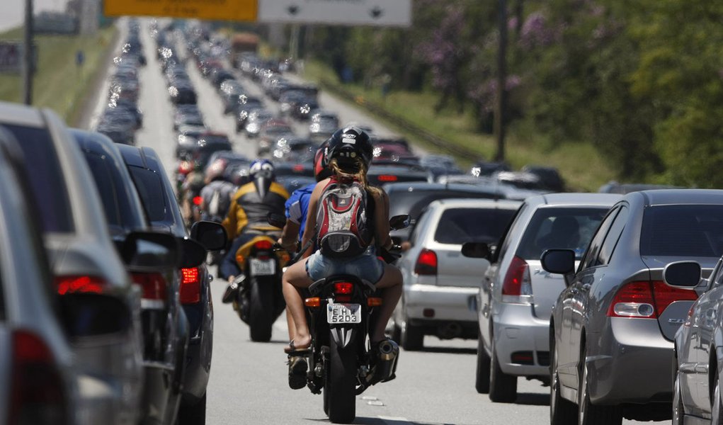 São Paulo: operação subida vai até 21h de quarta (Foto: NILTON FUKUDA/Agência Estado) São Paulo: operação subida vai até 21h de quarta