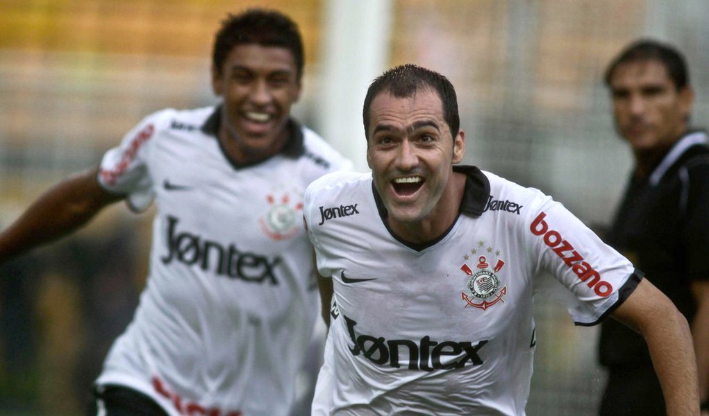Corinthians vence o São Paulo por 1 a 0 no Pacaembu (Foto: WILLIAM VOLCOV/Agência Estado) Corinthians vence o São Paulo por 1 a 0 no Pacaembu