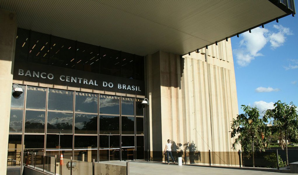 Ranking do BC aponta BB e CEF com juros entre os mais altos (Foto: Bia Fanelli/Folhapress) Ranking do BC aponta BB e CEF com juros entre os mais altos