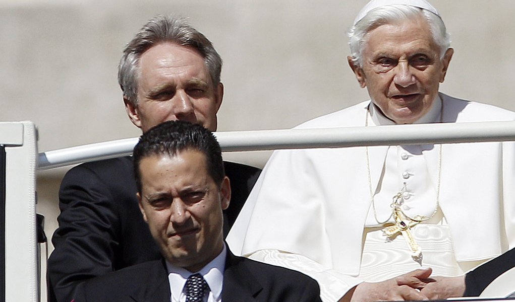 Prisão do mordomo do papa expõe mar de lama no Vaticano (Foto: Alessandro Bianchi/Reuters) Prisão do mordomo do papa expõe mar de lama no Vaticano