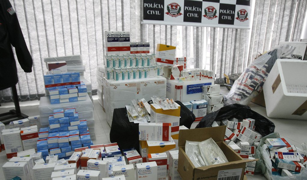 STJ revoga prisão de falsificadores de medicamentos (Foto: AYRTON VIGNOLA/Agência Estado) STJ revoga prisão de falsificadores de medicamentos