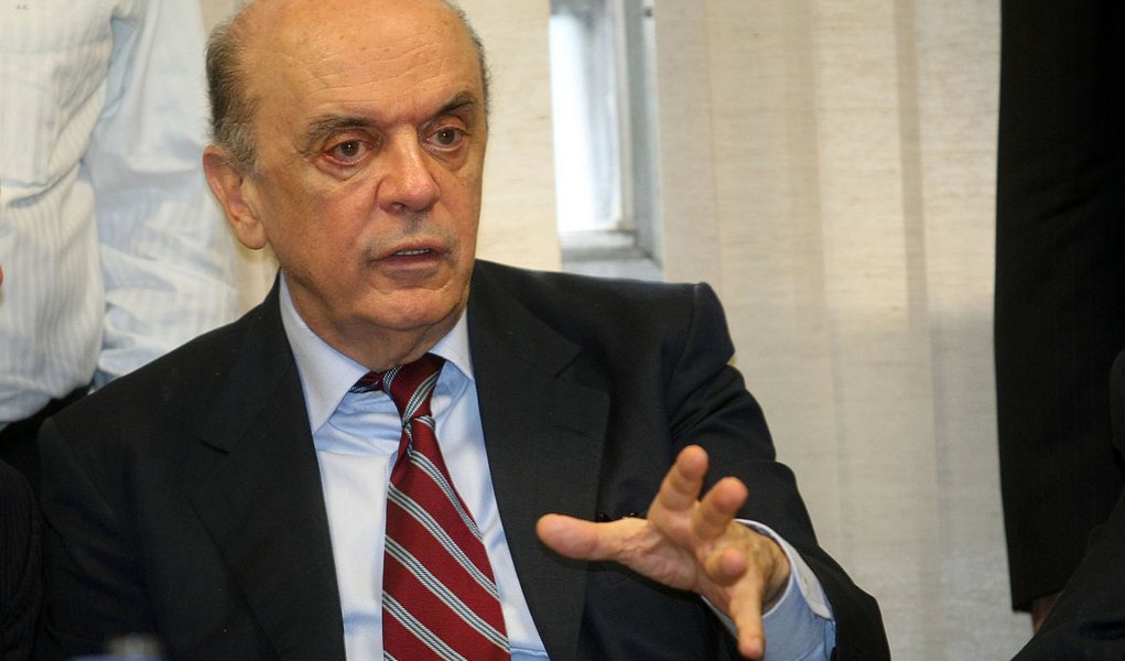 Serra: "Governo federal está se mexendo muito por Haddad" (Foto: JOSÉ PATRÍCIO/AGÊNCIA ESTADO) Serra: "Governo federal está se mexendo muito por Haddad"