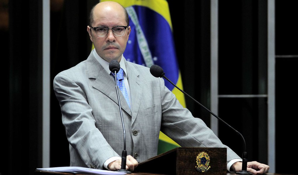 Demóstenes deve apresentar defesa até amanhã (Foto: Pedro França/Agência Senado) Demóstenes deve apresentar defesa até amanhã