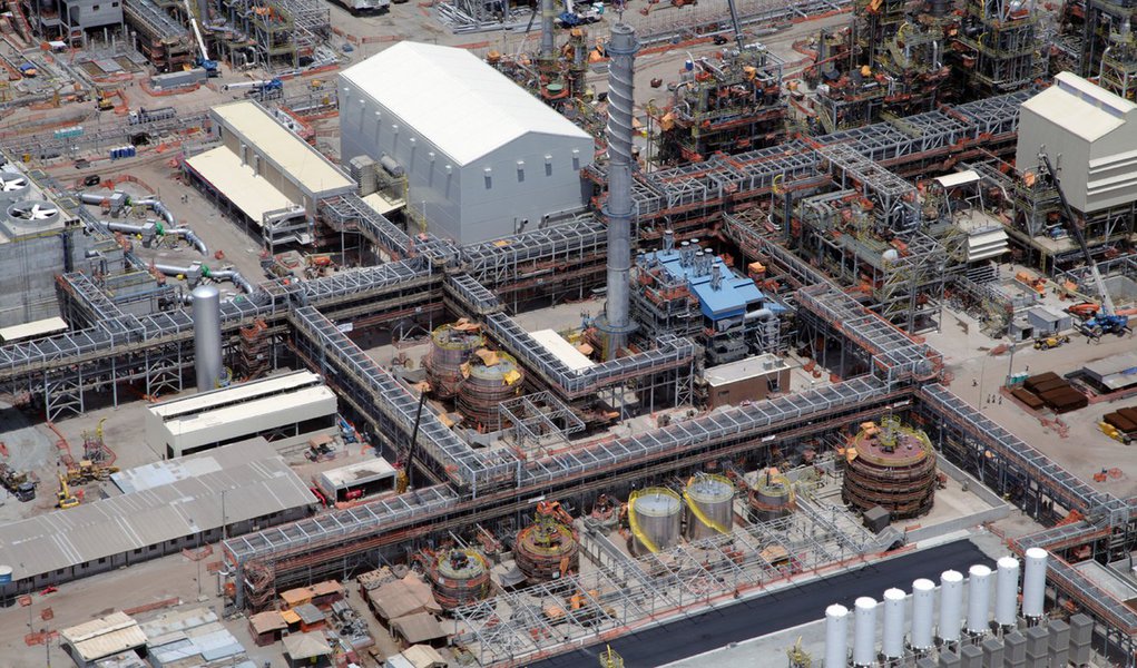 TRT declara ilegais as greves da Refinaria Abreu e Lima da PetroquímicaSuape (Foto: Divulgação Petrobrás) TRT declara ilegais as greves da Refinaria Abreu e Lima da PetroquímicaSuape