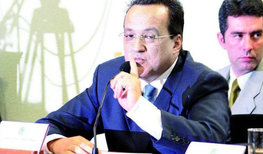 Cachoeira: Marconi é sócio em avião de R$ 4 milhões (Foto: DIVULGAÇÃO) Cachoeira: Marconi é sócio em avião de R$ 4 milhões