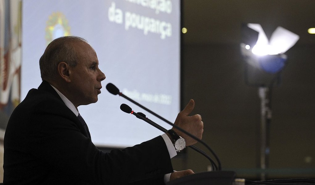 Bancos emitirão extratos de poupança nova e antiga (Foto: FABIO RODRIGUES-POZZEBOM/Agência Brasil) Bancos emitirão extratos de poupança nova e antiga