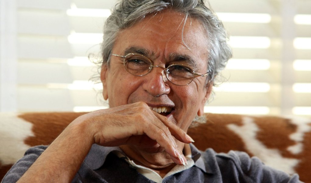 Caetano Veloso surpreende no Grammy Latino (Foto: Fábio Motta/Agência Estado ) Caetano Veloso surpreende no Grammy Latino