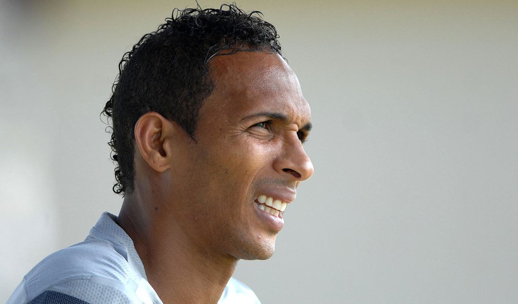 Antes unanimidade, Liédson tem futuro incerto no Corinthians (Foto: Mauro Horita/AGIF/Folhapress) Antes unanimidade, Liédson tem futuro incerto no Corinthians