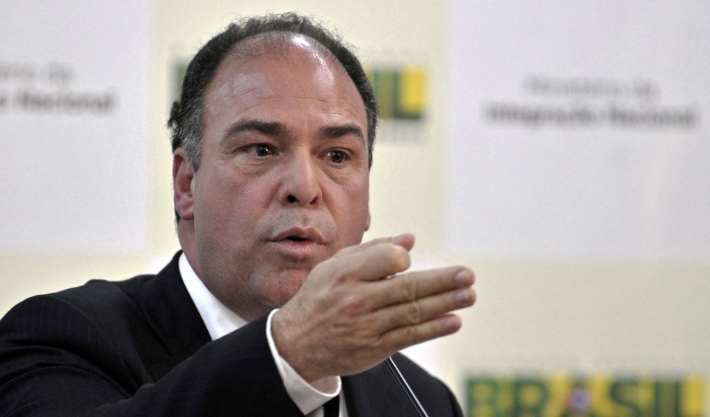 Fernando Bezerra diz que fogo amigo acabou (Foto: Renato Araujo/ABr) Fernando Bezerra diz que fogo amigo acabou