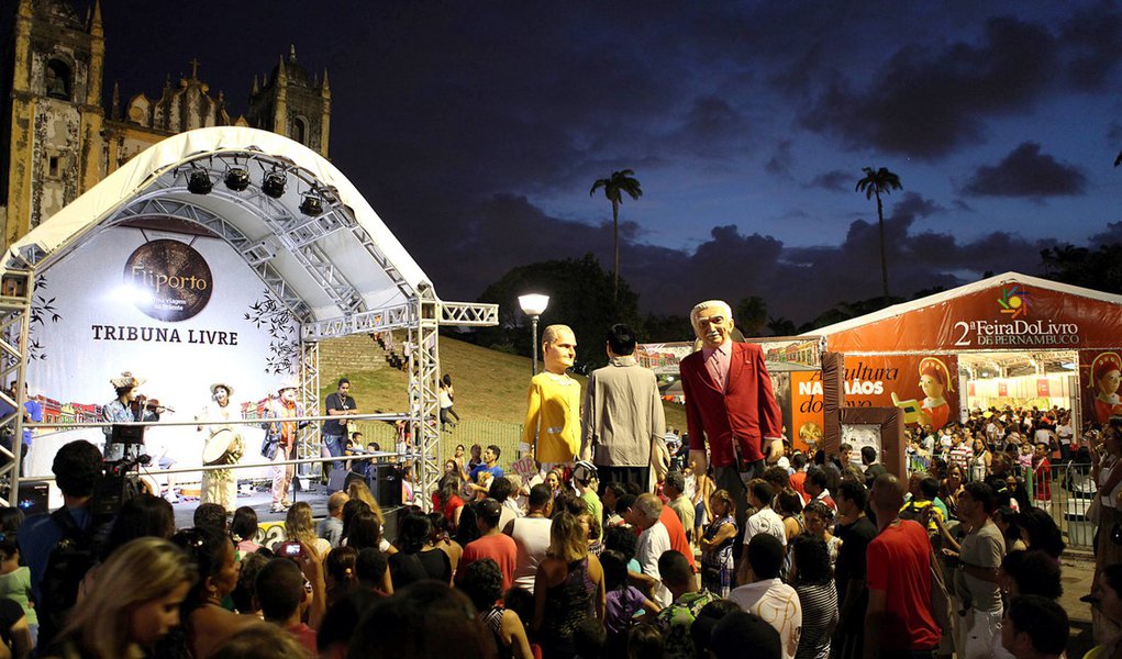 Fliporto bate recorde de público na edição 2011 (Foto: Beto Figueiroa/Divulgação) Fliporto bate recorde de público na edição 2011
