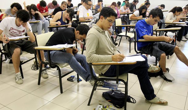 Unicamp aplica vestibular mais curto e objetivo (Foto: FELIPE RAU/Reuters) Unicamp aplica vestibular mais curto e objetivo