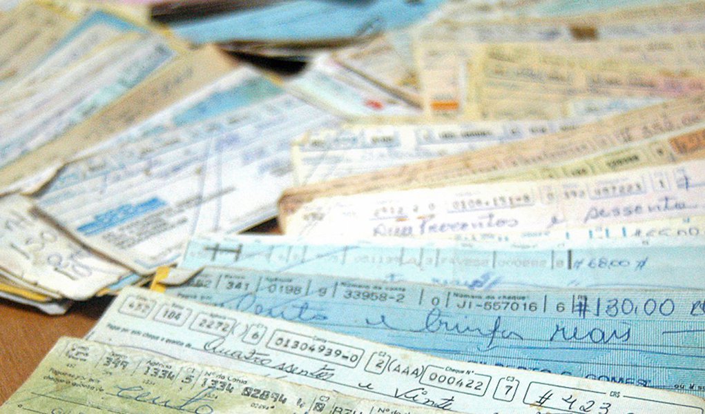 Cheques sem fundos devolvidos em março chegam a 2,21% (Foto: Thyago Arruda/247) Cheques sem fundos devolvidos em março chegam a 2,21%