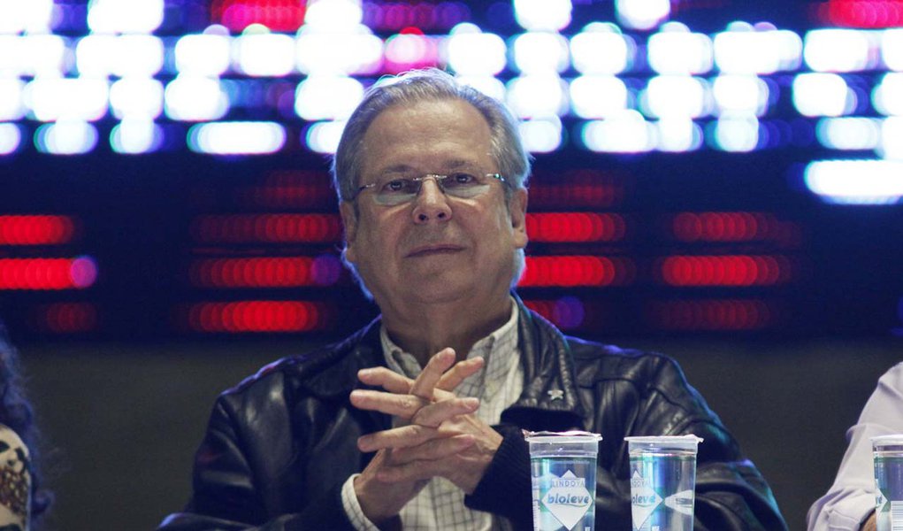 Dirceu diz que oposição no País está em estado terminal (Foto: WILLIAM VOLCOV/AGÊNCIA ESTADO) Dirceu diz que oposição no País está em estado terminal