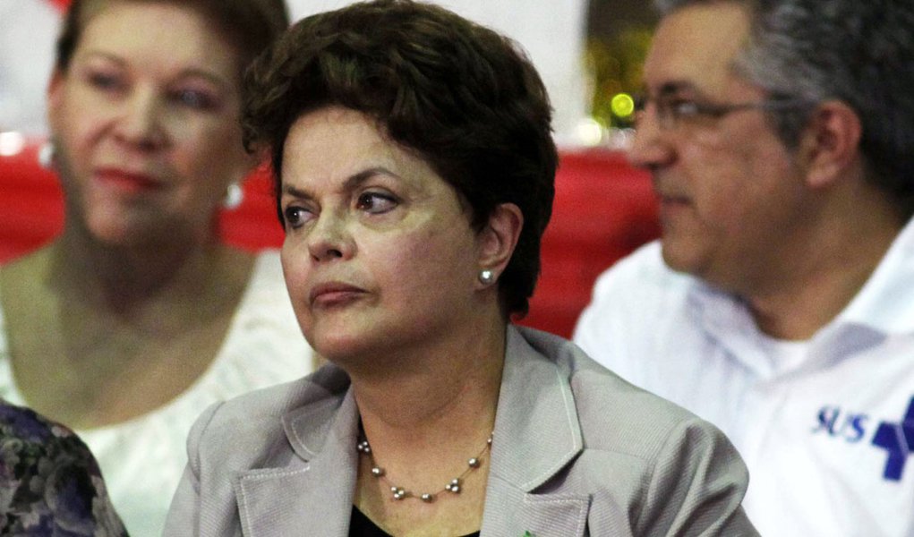 Reforma ministerial troca até 8, mas só em fevereiro (Foto: WILLIAM VOLCOV/AGÊNCIA ESTADO) Reforma ministerial troca até 8, mas só em fevereiro