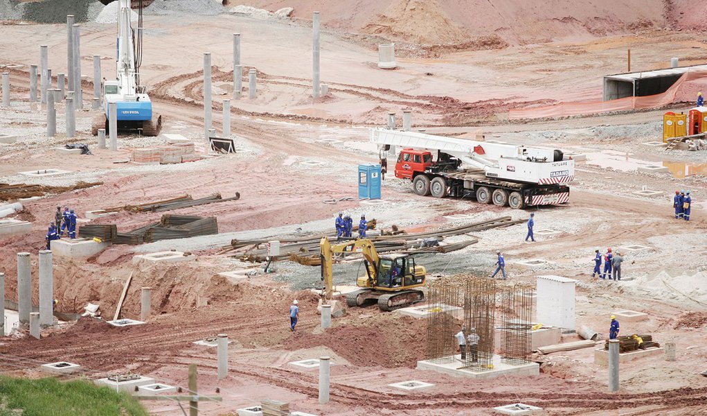 Obras no Itaquerão ganham terceiro turno (Foto: FILIPE ARAÚJO/AGÊNCIA ESTADO) Obras no Itaquerão ganham terceiro turno