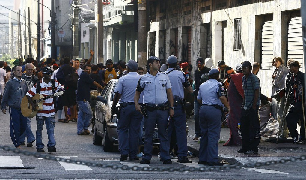 Operação na cracolândia de SP já rendeu 32 denúncias de abuso (Foto: AYRTON VIGNOLA/AGÊNCIA ESTADO) Operação na cracolândia de SP já rendeu 32 denúncias de abuso