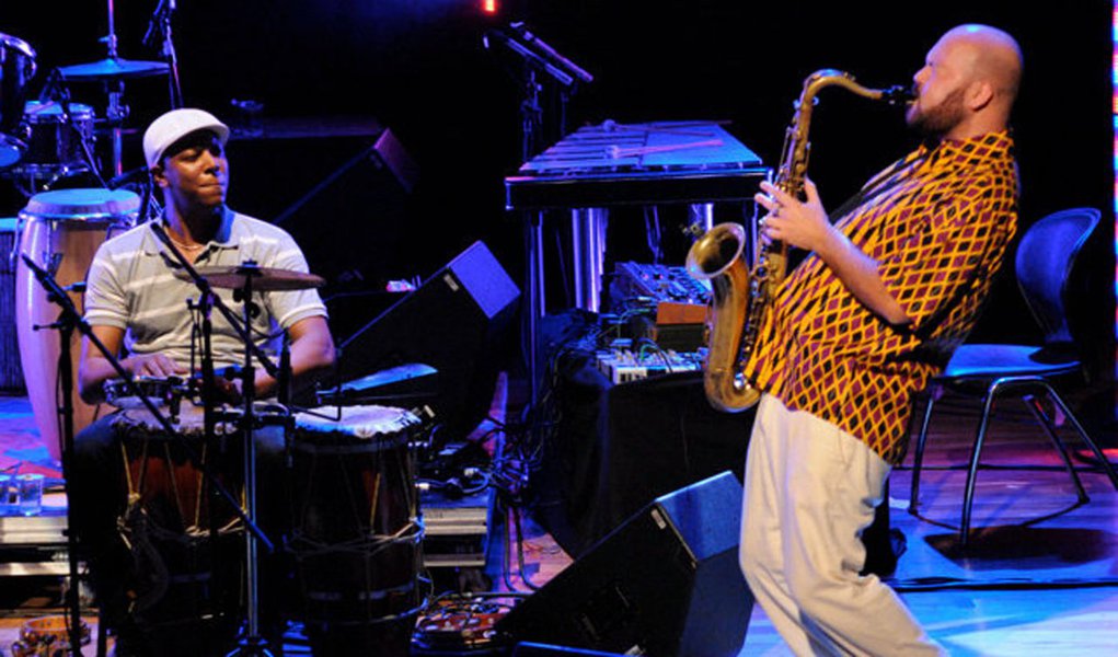 Saxofonista Thiago França lança seu álbum sem fronteiras (Foto: DIVULGAÇÃO) Saxofonista Thiago França lança seu álbum sem fronteiras