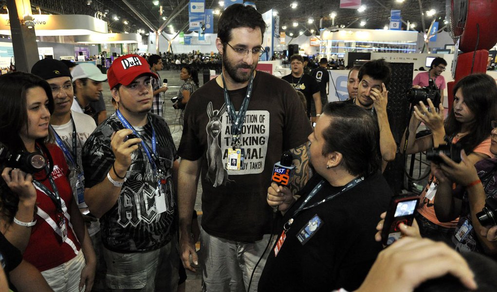 Rafinha Bastos causa tumulto na Campus Party (Foto: Felipe L. Gonçalves/247) Rafinha Bastos causa tumulto na Campus Party