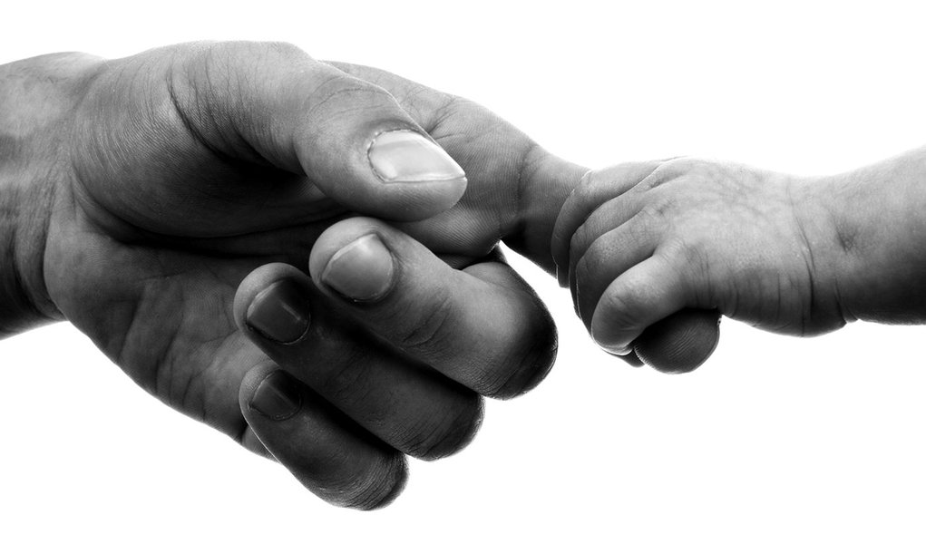 Decisão inédita dá licença-maternidade a pai viúvo (Foto: Shutterstock) Decisão inédita dá licença-maternidade a pai viúvo