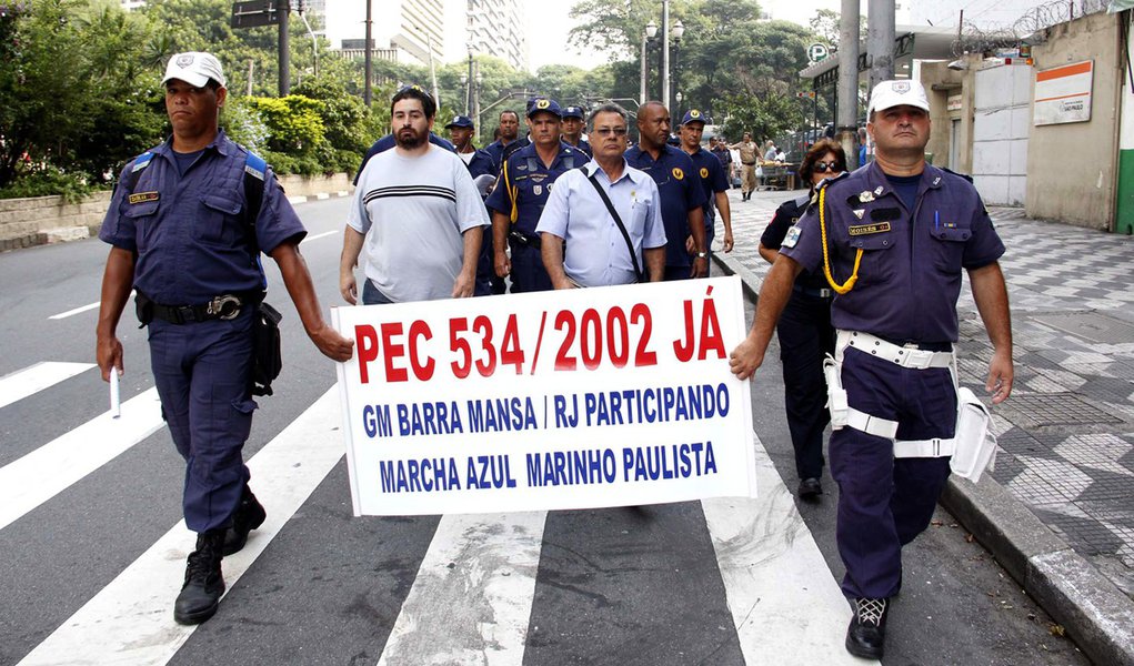 Guarda civil metropolitana faz passeata em São Paulo (Foto: DIOGO MOREIRA/AGÊNCIA ESTADO) Guarda civil metropolitana faz passeata em São Paulo
