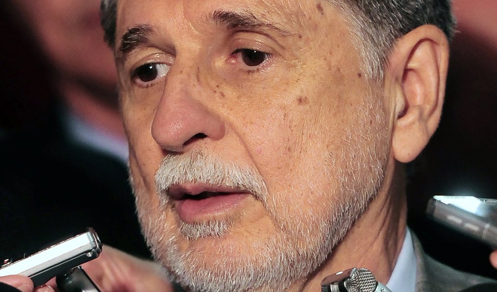Amorim diz que compra dos caças deve sair neste semestre (Foto: Beto Oliveira/Agência Câmara) Amorim diz que compra dos caças deve sair neste semestre