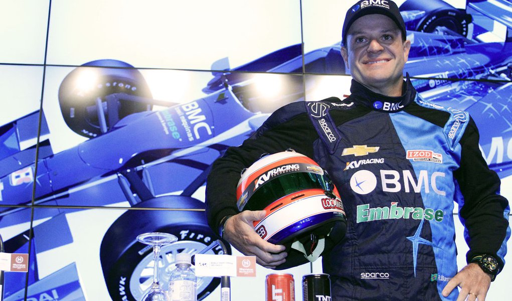 Barrichello anuncia acordo para correr na Indy em 2012 (Foto: RAHEL PATRASSO/AGÊNCIA ESTADO) Barrichello anuncia acordo para correr na Indy em 2012