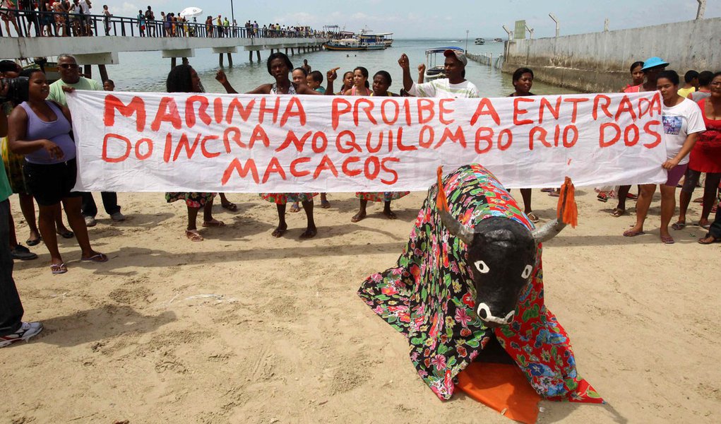 Marinha assedia e ameaça comunidade na Bahia (Foto: LÚCIO TÁVORA/ AGÊNCIA ESTADO) Marinha assedia e ameaça comunidade na Bahia