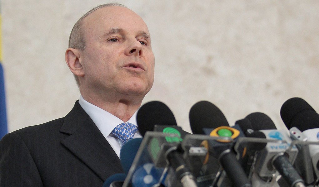 Senadores pedem investigação de Mantega (Foto: DIDA SAMPAIO/AGÊNCIA ESTADO) Senadores pedem investigação de Mantega