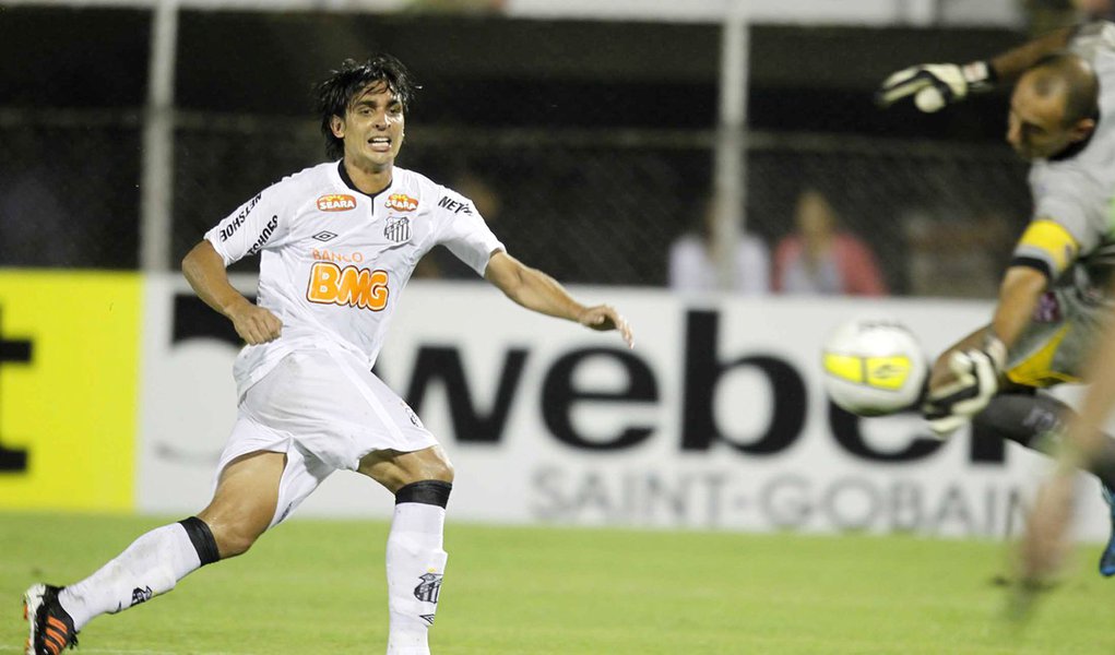 Com reservas, Santos goleia Linense e sobe na tabela (Foto: EPITÁCIO PESSOA/AGÊNCIA ESTADO) Com reservas, Santos goleia Linense e sobe na tabela