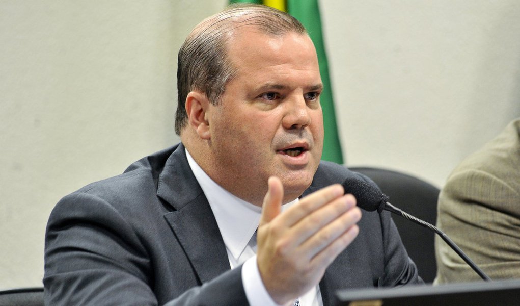 PIB fraco faz BC agir e colocar juros a 9,75% (Foto: Antonio Cruz/ABr/Agência Brasil) PIB fraco faz BC agir e colocar juros a 9,75%