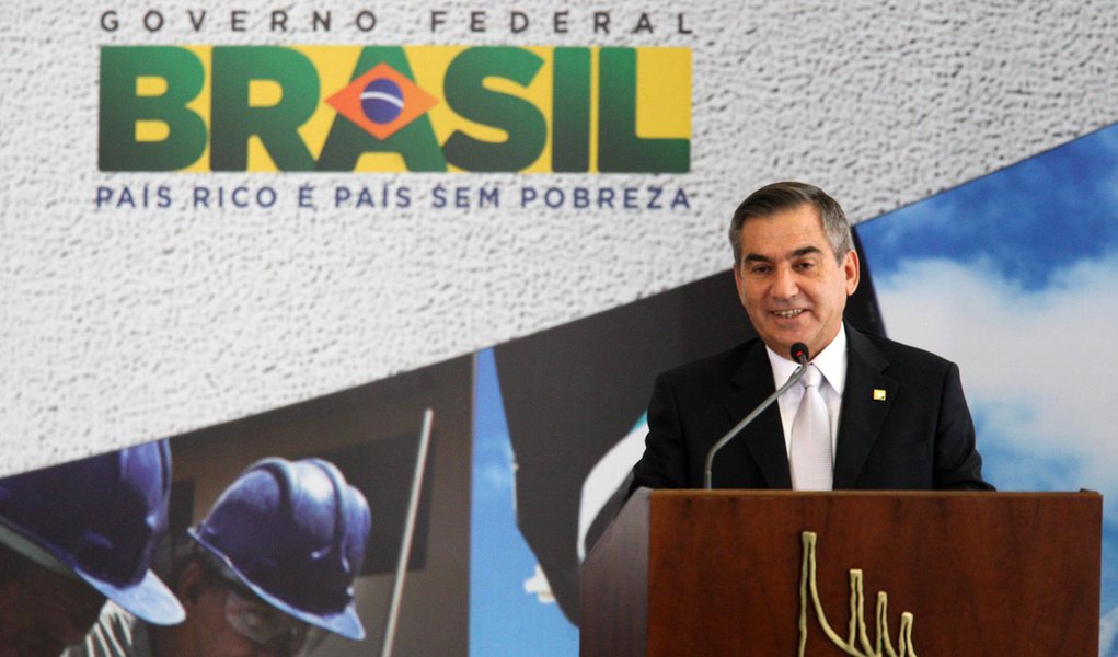 Carvalho diz que Crivella facilita relação com evangélicos (Foto: ED FERREIRA/AGÊNCIA ESTADO) Carvalho diz que Crivella facilita relação com evangélicos
