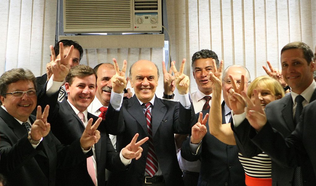 Bancada estadual do PSDB anuncia apoio a Serra (Foto: JOSÉ PATRÍCIO/AGÊNCIA ESTADO) Bancada estadual do PSDB anuncia apoio a Serra
