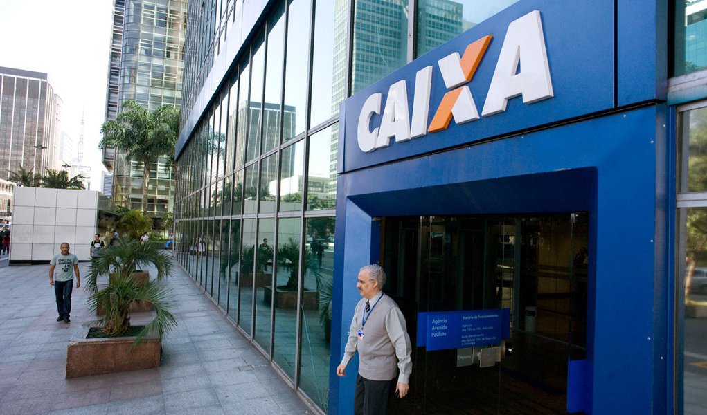 Caixa emprestou R$ 10 bi para setor de petróleo e gás em 2011 (Foto: DANIEL TEIXEIRA/AGÊNCIA ESTADO) Caixa emprestou R$ 10 bi para setor de petróleo e gás em 2011